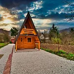 Pyramid Energy House 펜션