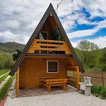 Pyramid Energy House * 비소코