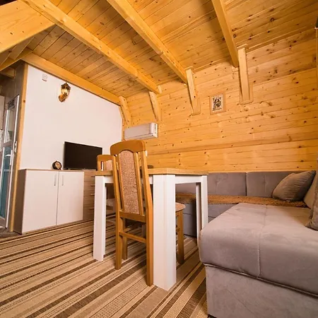 Pyramid Energy House Semesterbostad *