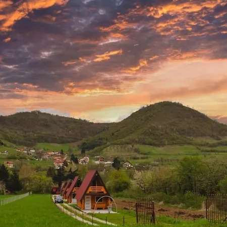Pyramid Energy House Ferienhaus *