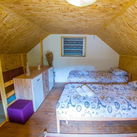 Pyramid Energy House Ferienhaus *
