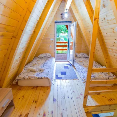 Pyramid Energy House Vakantiehuis Visoko