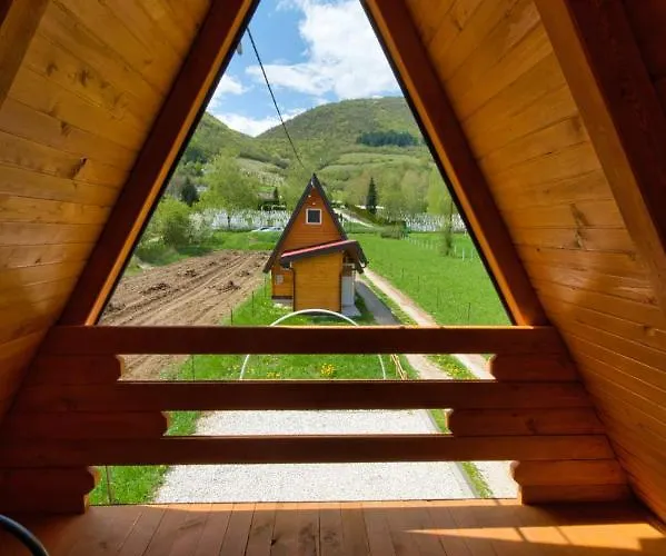 Vikendica Pyramid Energy House